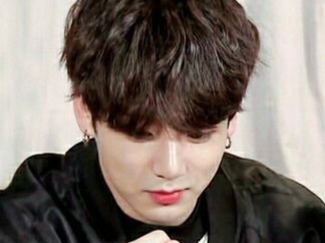 Deveria pesquisar mais um pouco sobre o maknae, não acha?